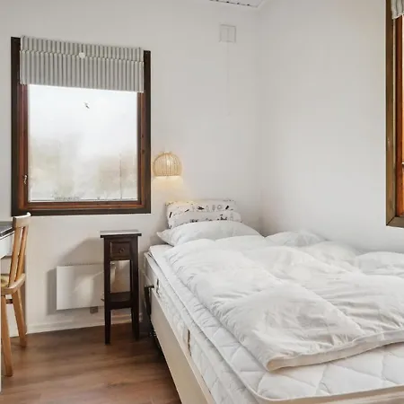 度假居 4 Bedroom Beautiful In Glesborg