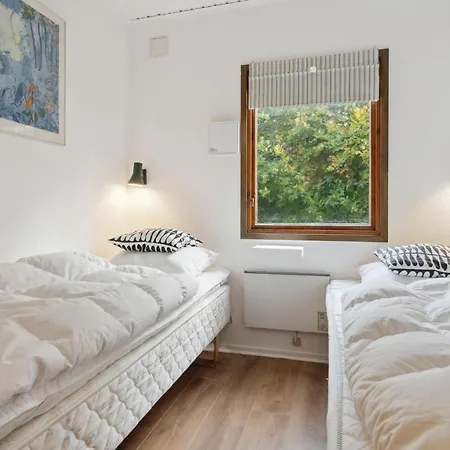 4 Bedroom Beautiful In * Glesborg