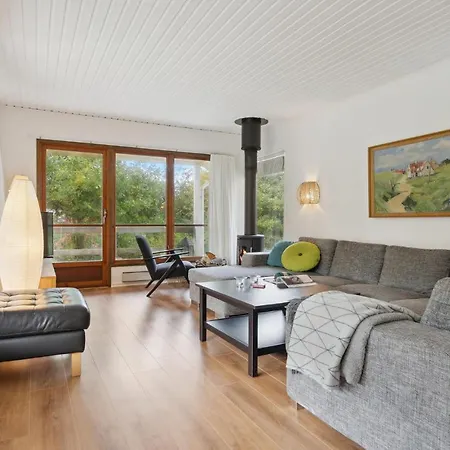 度假居 4 Bedroom Beautiful In Glesborg