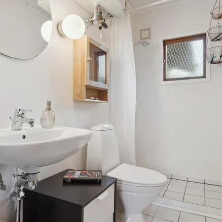 4 Bedroom Beautiful In 度假居 Glesborg